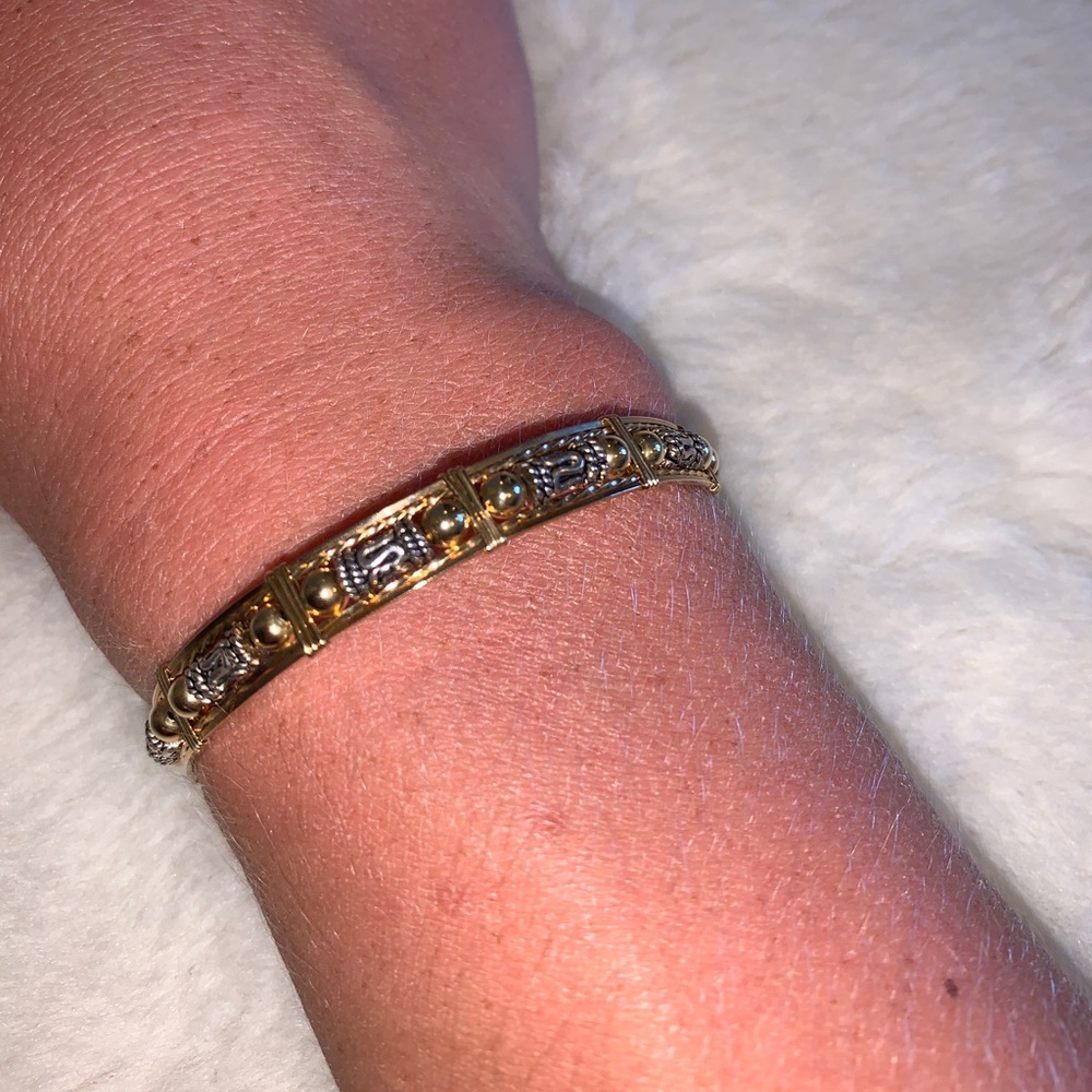 Gold Bangle - Picture 4 of 4